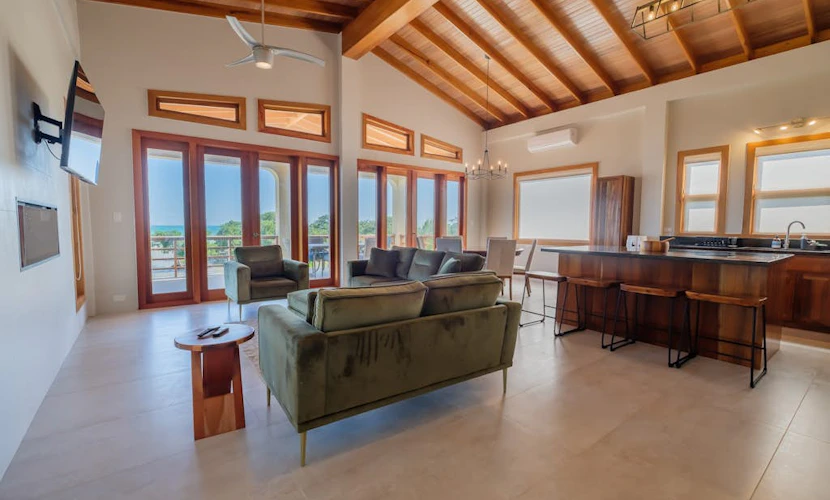 Spacious beachfront retreat with a soaking tub - pool, canoes, dock, & grill