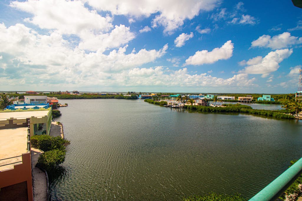 Lagoon-front suite with a balcony, breathtaking views, AC & a pool