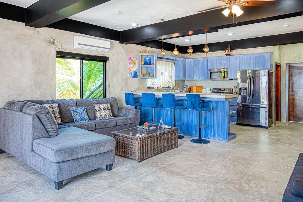 Oceanfront villa w/ inviting pool, breathtaking views, tranquil surroundings