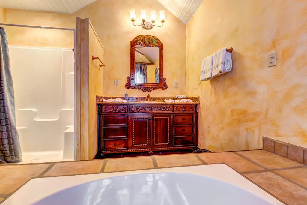 Toucan Suite at Mahogany Hall -Gold Standard Certified