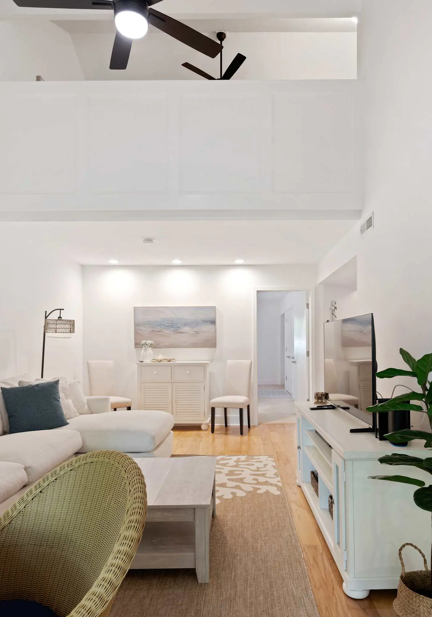 Spacious Townhouse Near Beach, Golf, Tennis