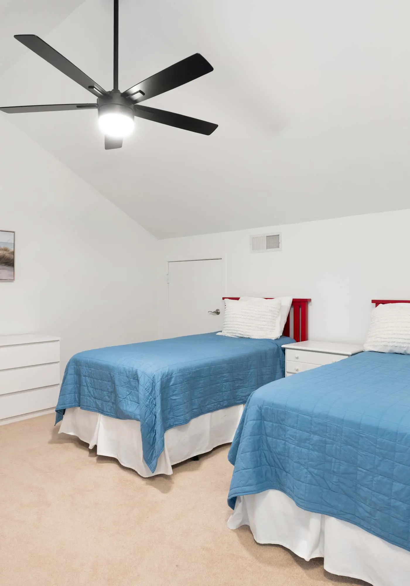Spacious Townhouse Near Beach, Golf, Tennis
