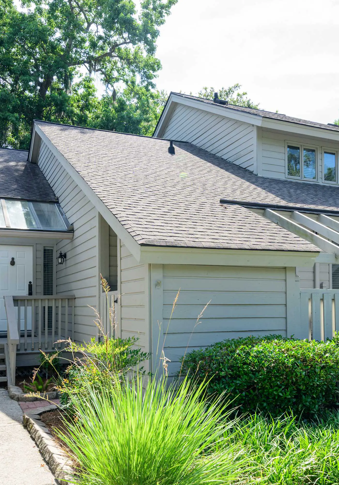 Spacious Townhouse Near Beach, Golf, Tennis