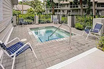 Spacious Townhouse Near Beach, Golf, Tennis