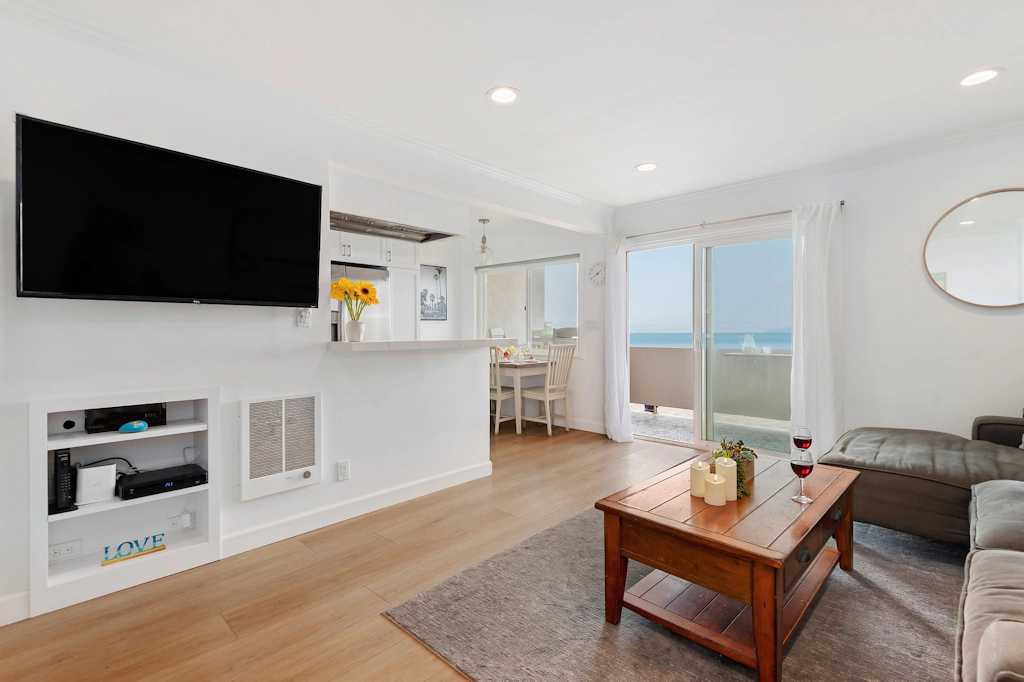 Carpinteria Shores CS 209