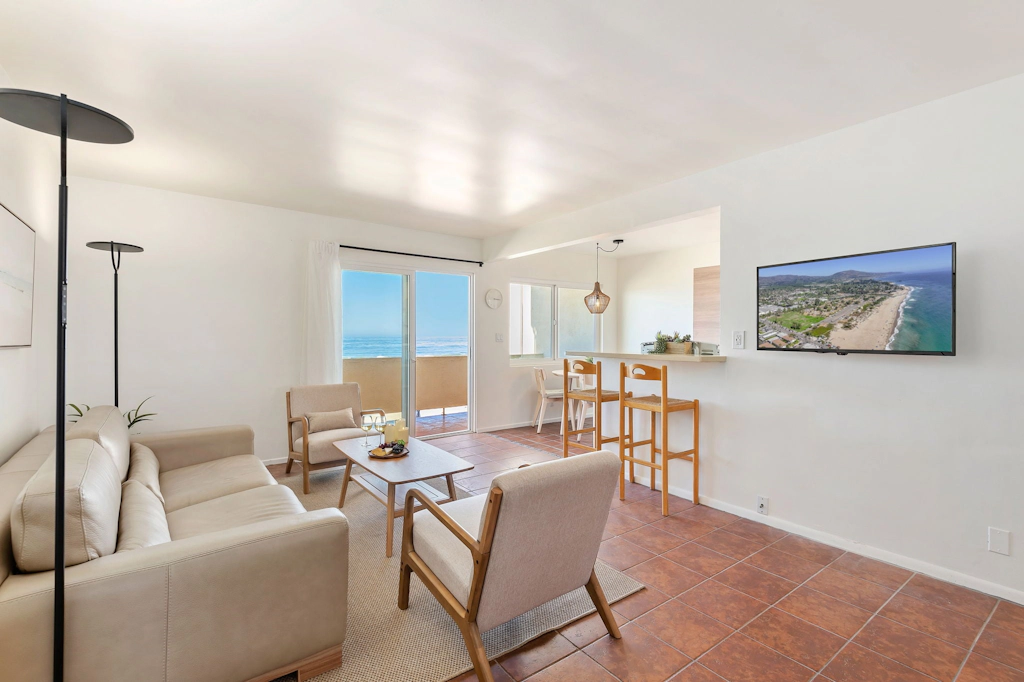 Carpinteria Shores CS 210