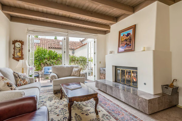 Enjoy the Beauty of Downtown Santa Barbara Walk Everywhere!