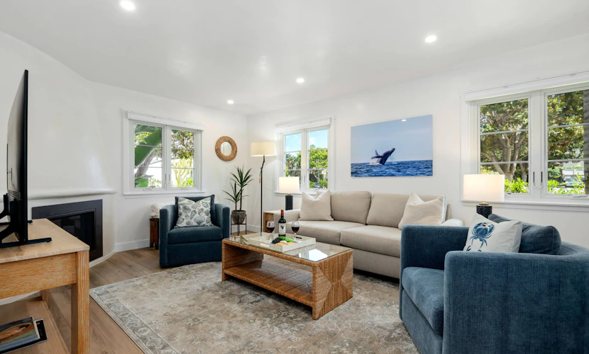Nautical Breeze - Walk to Beach, Wharf, Downtown, & Funk Zone!