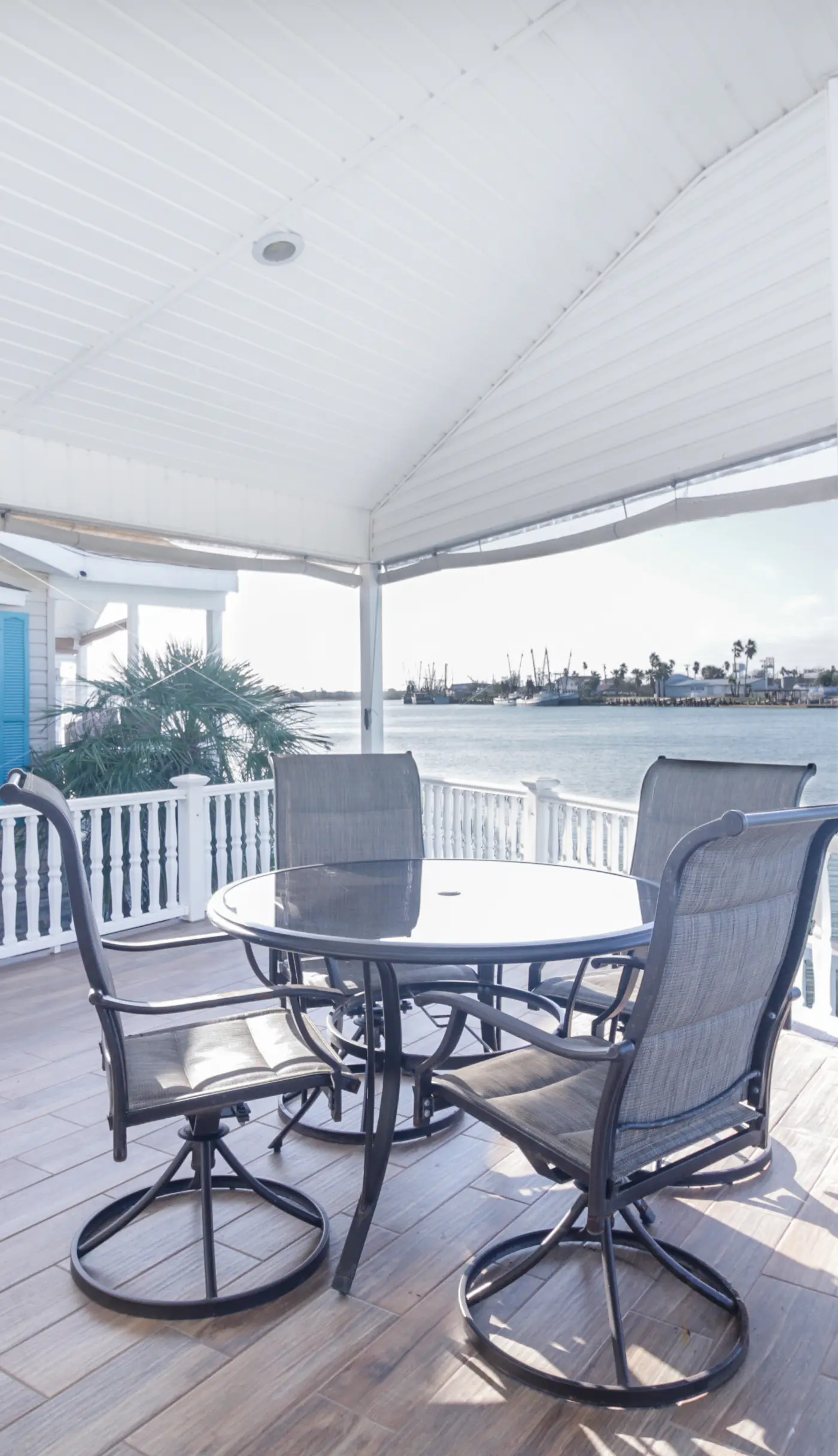 Coastal Breeze - Waterfront, Pools, Golf, Tennis
