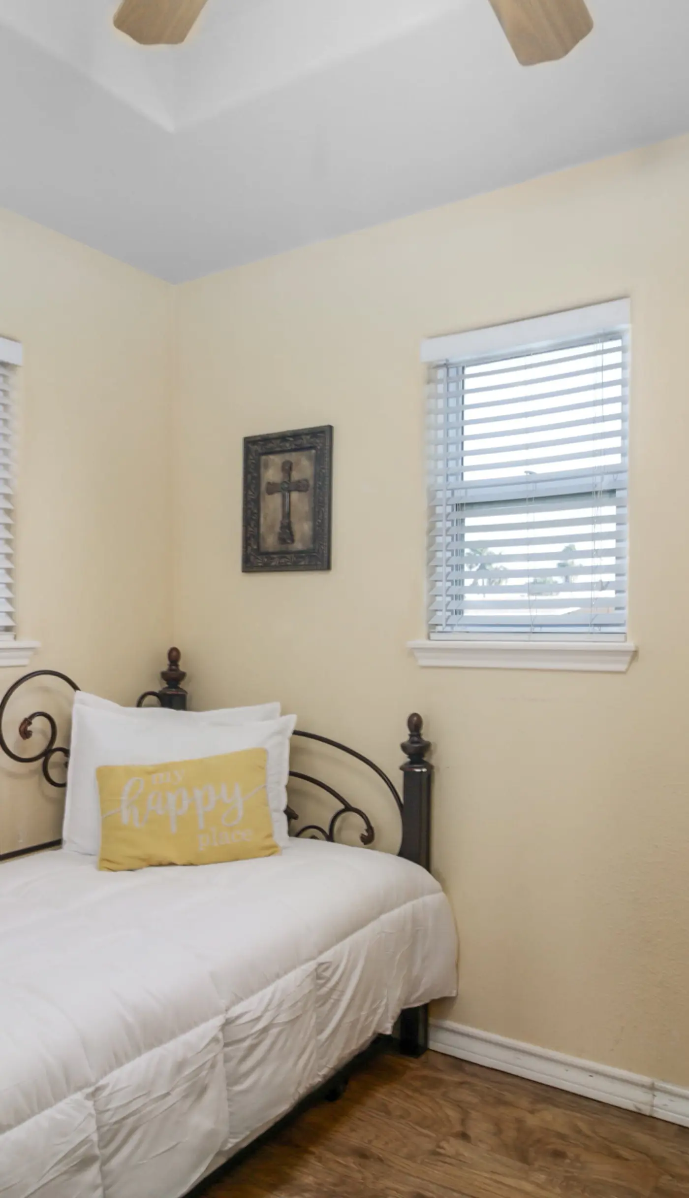 Coastal Breeze - Waterfront, Pools, Golf, Tennis