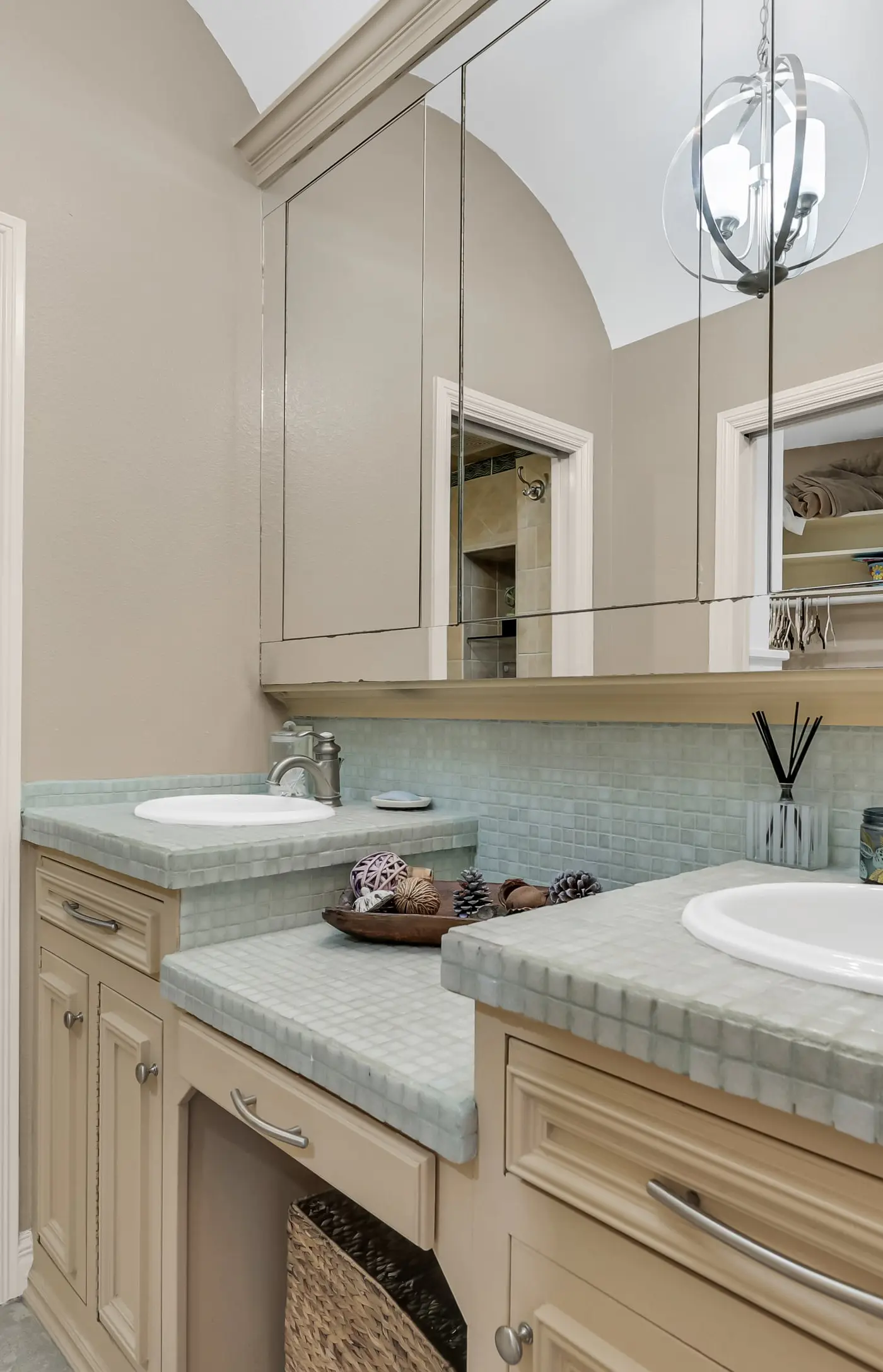 Waterfront Oasis - Bay Views, Pool, Golf, Tennis