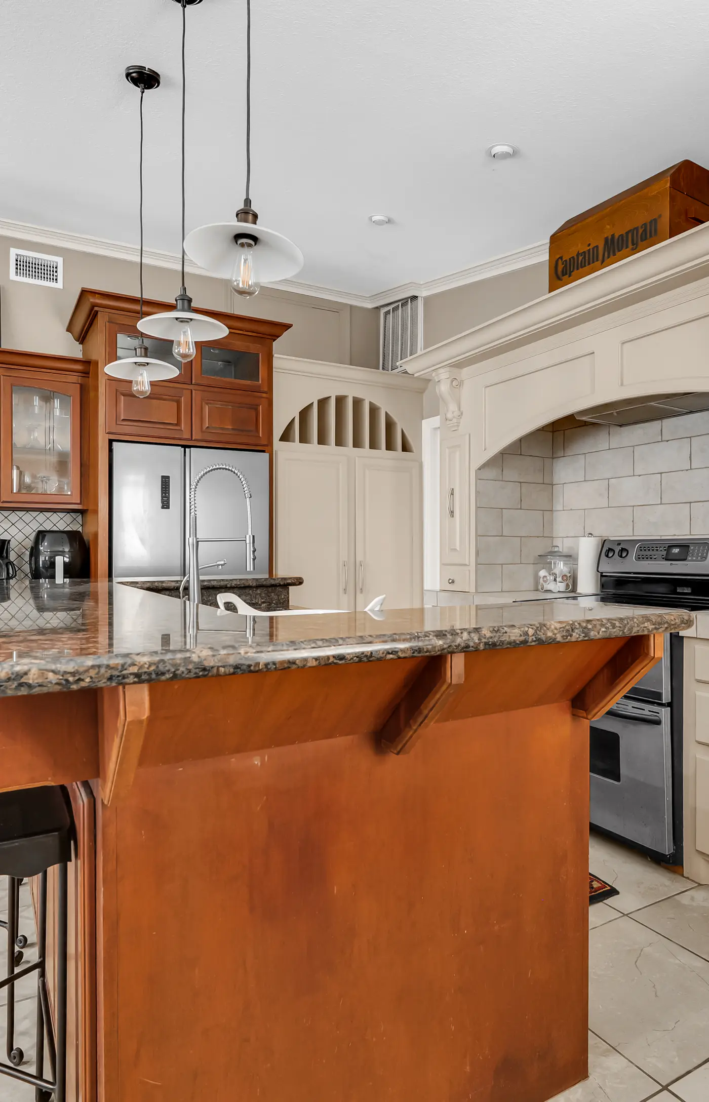 Waterfront Oasis - Bay Views, Pool, Golf, Tennis
