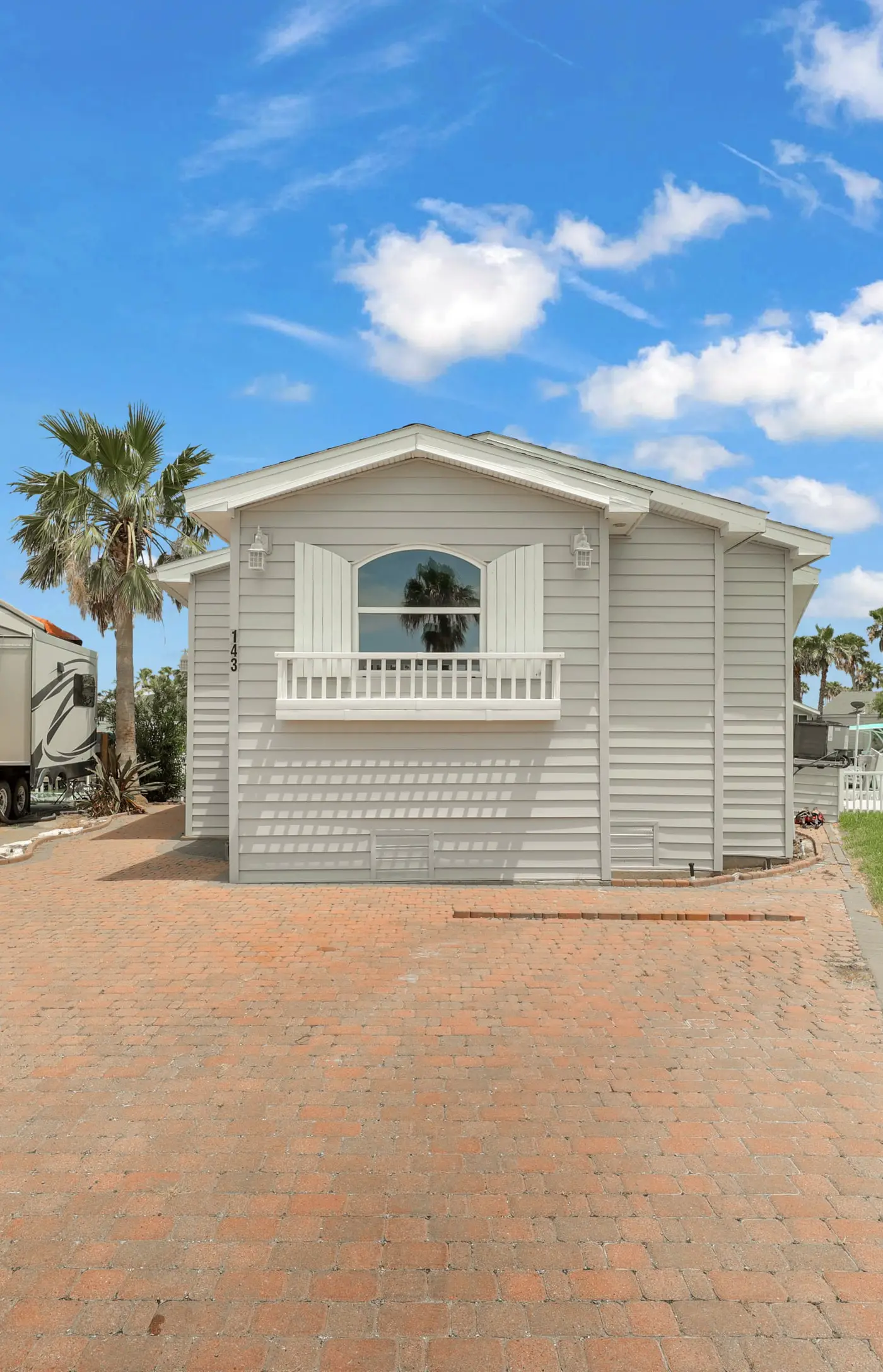 Waterfront Oasis - Bay Views, Pool, Golf, Tennis
