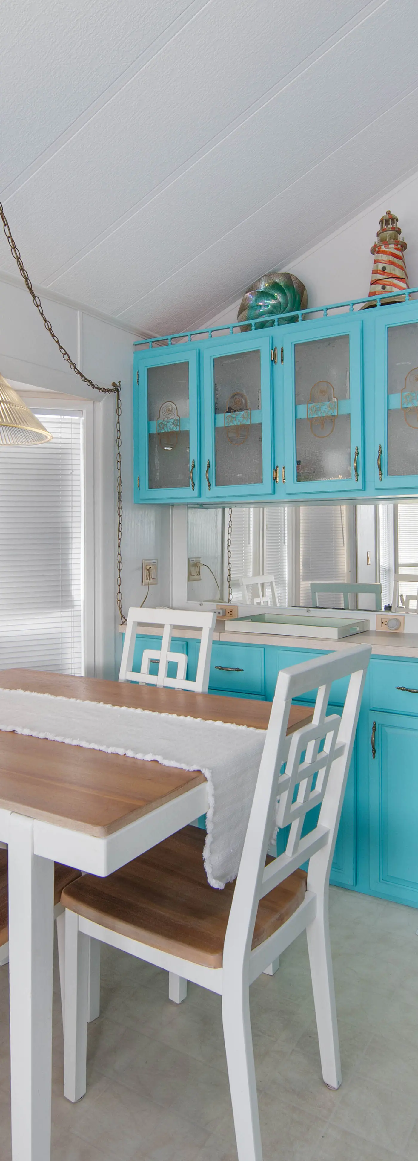 Little Breeze - Waterfront Cottage, Pools, Golf