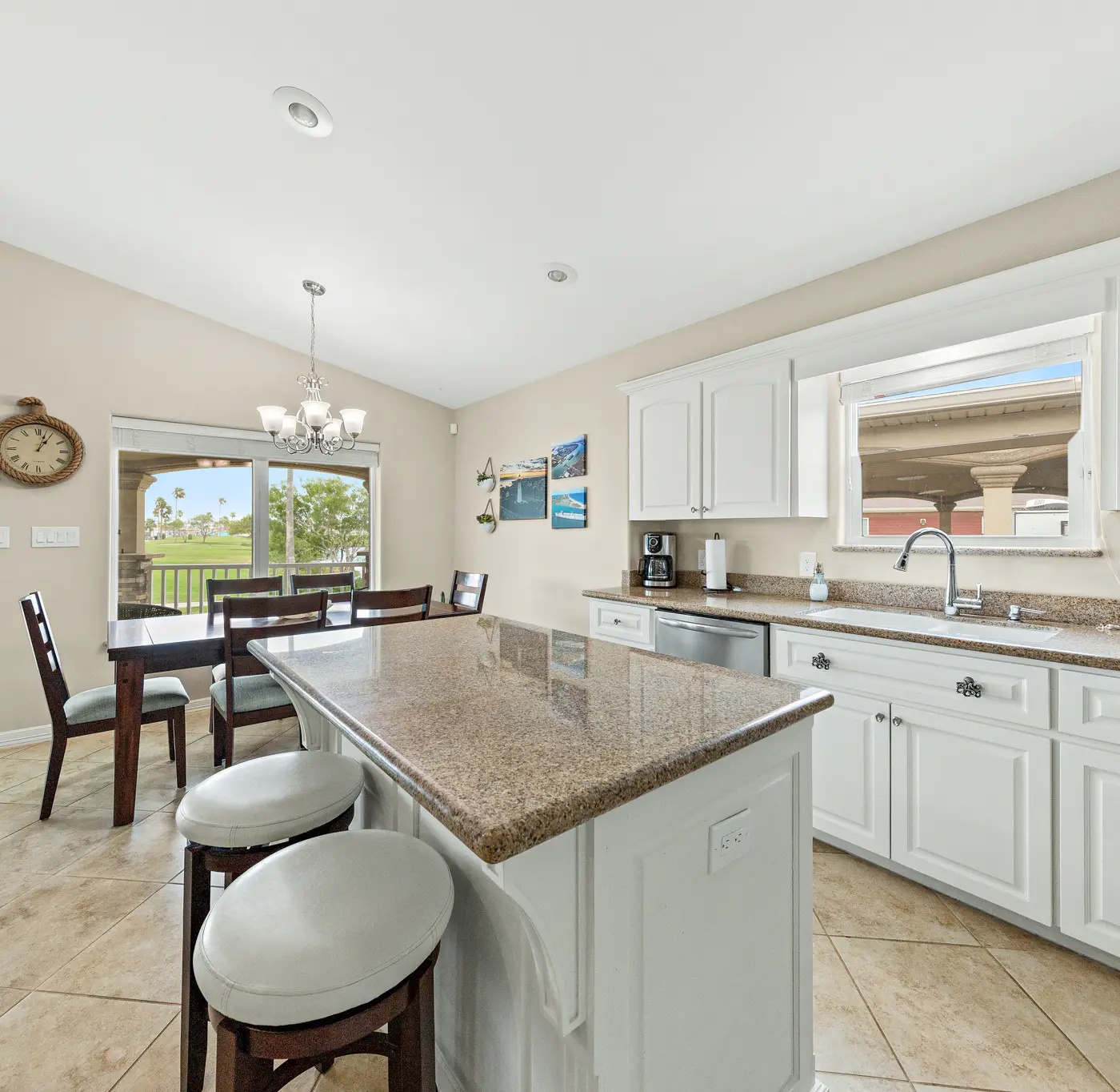 Paradise on the Green - Golf Views, Pools, Deck