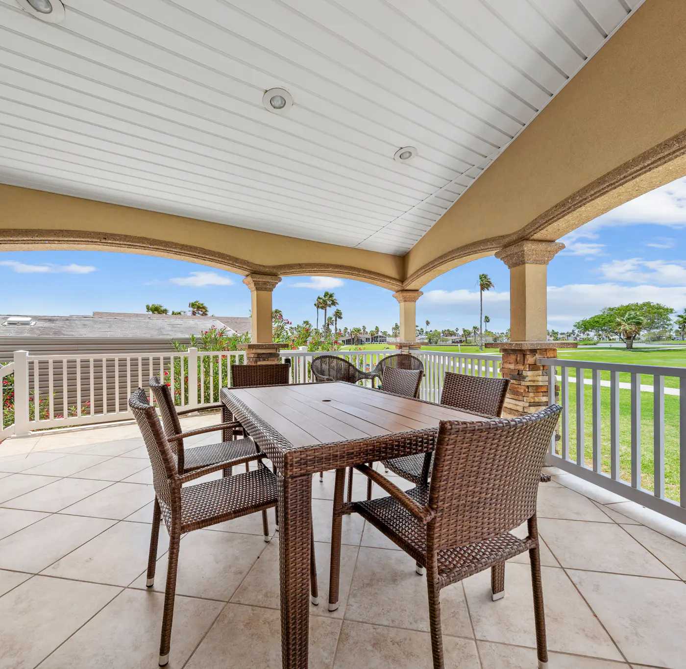Paradise on the Green - Golf Views, Pools, Deck