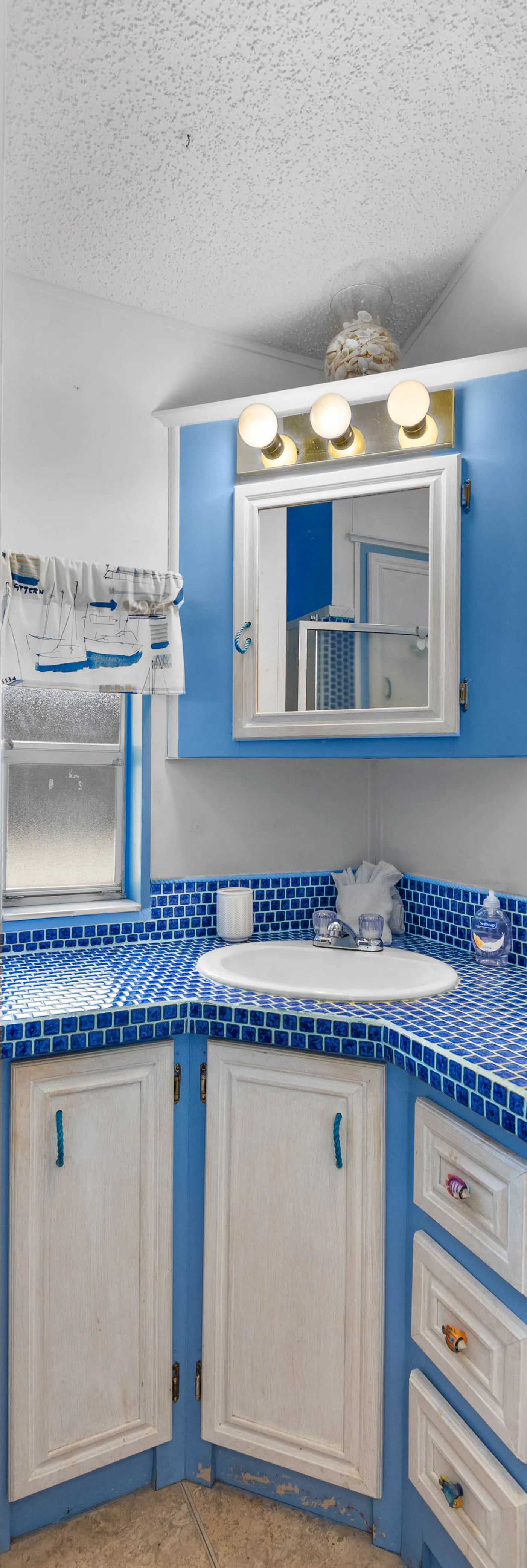 Blue Paradise - Pools, Golf, Deck, Pet Friendly