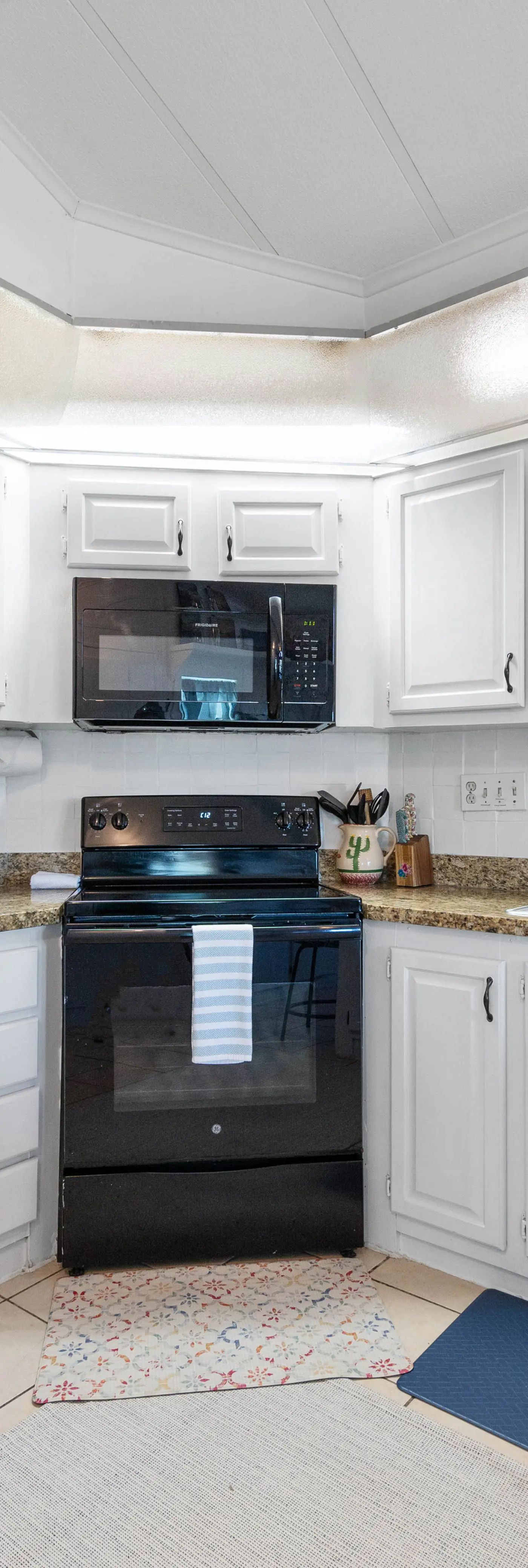 Mermaid Manor - Waterfront, Sleeps 6, Pools, Golf