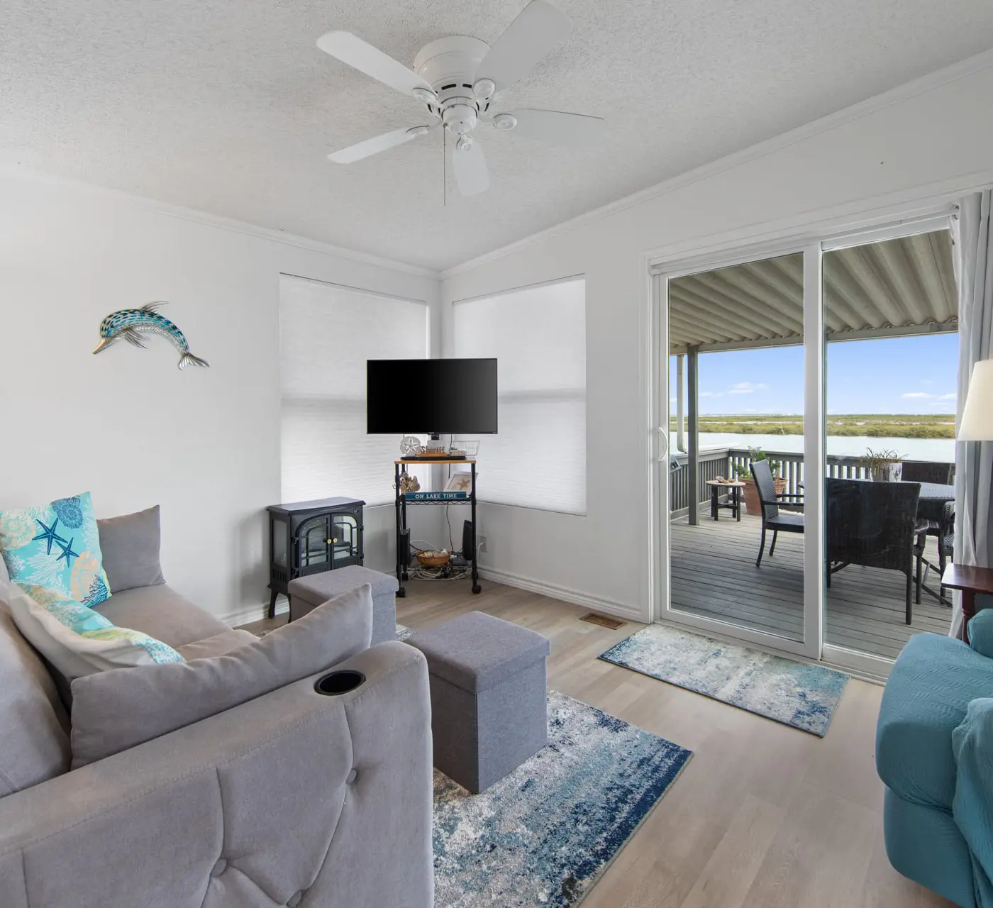 Little Launch - Waterfront, SpaceX Views, Pools