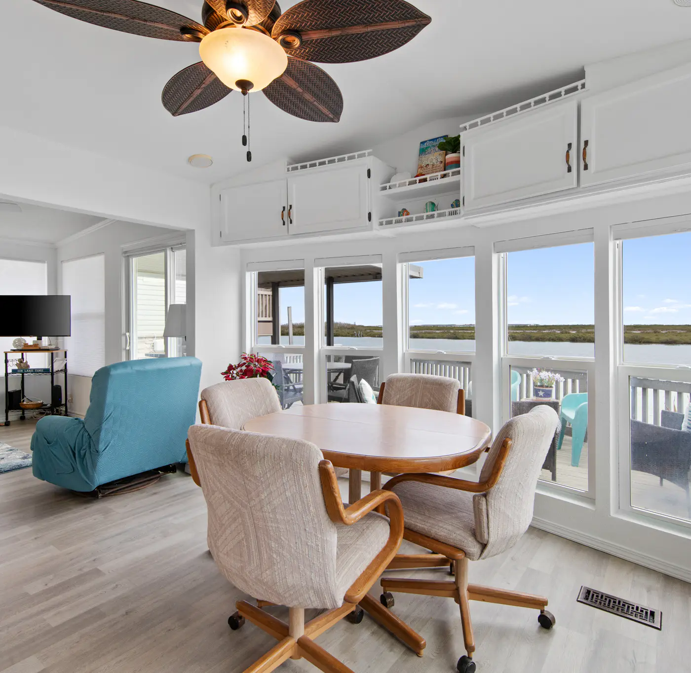 Little Launch - Waterfront, SpaceX Views, Pools