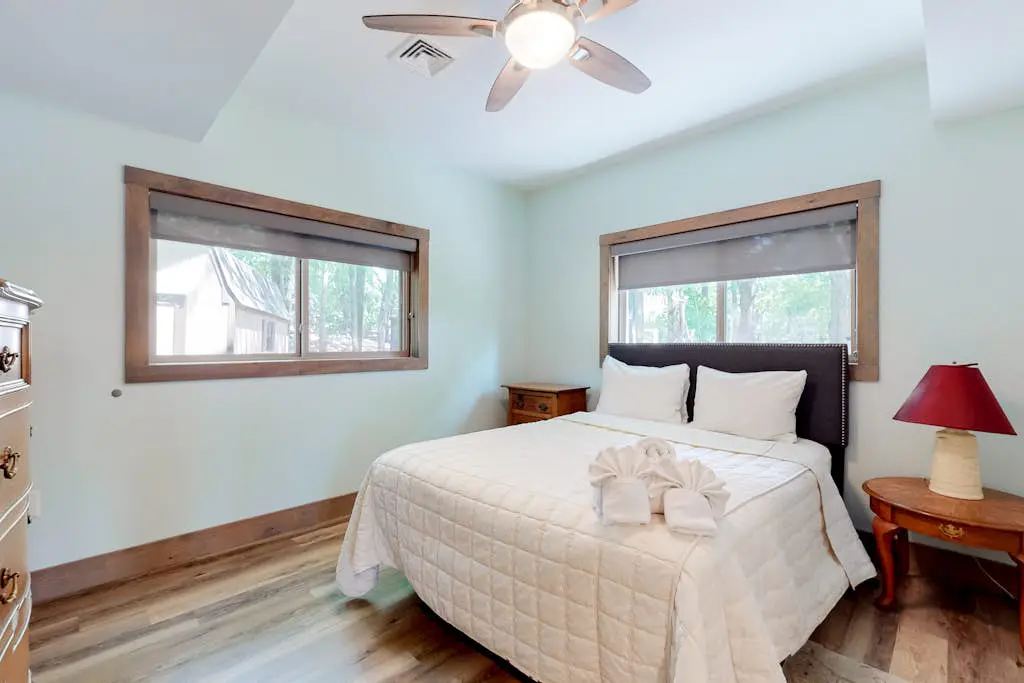 Luxurious Home with Hot Tub, Game Room & Fireplace