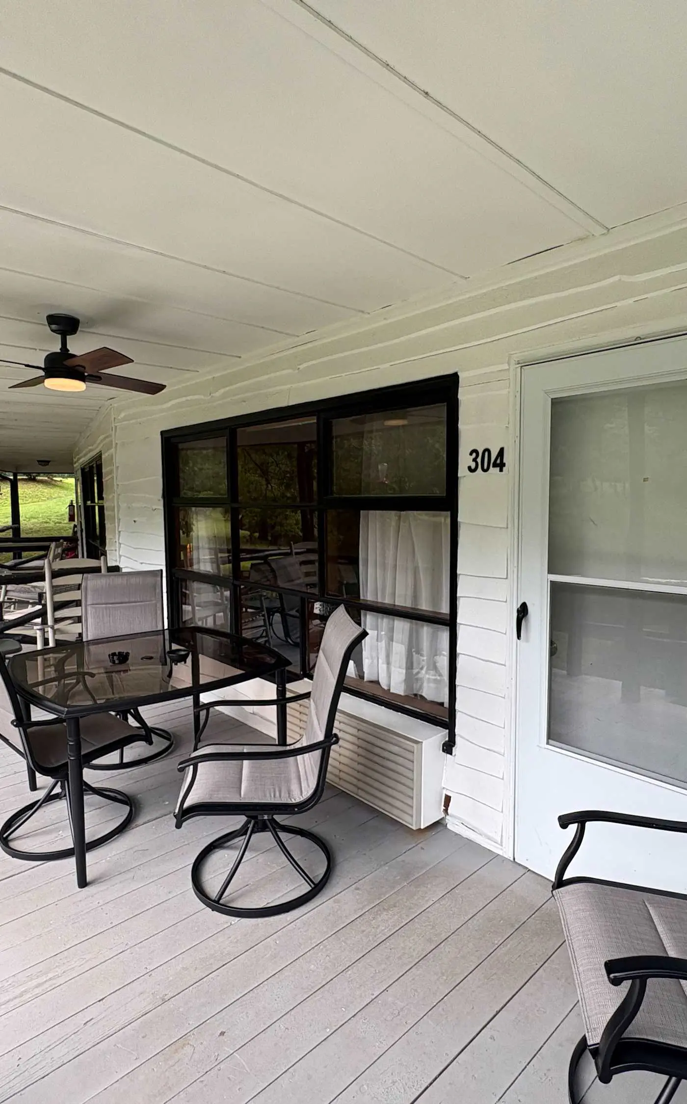 Lakeside condo, dog-friendly, AC, large porch, shared amenities, beach access, pool, tennis