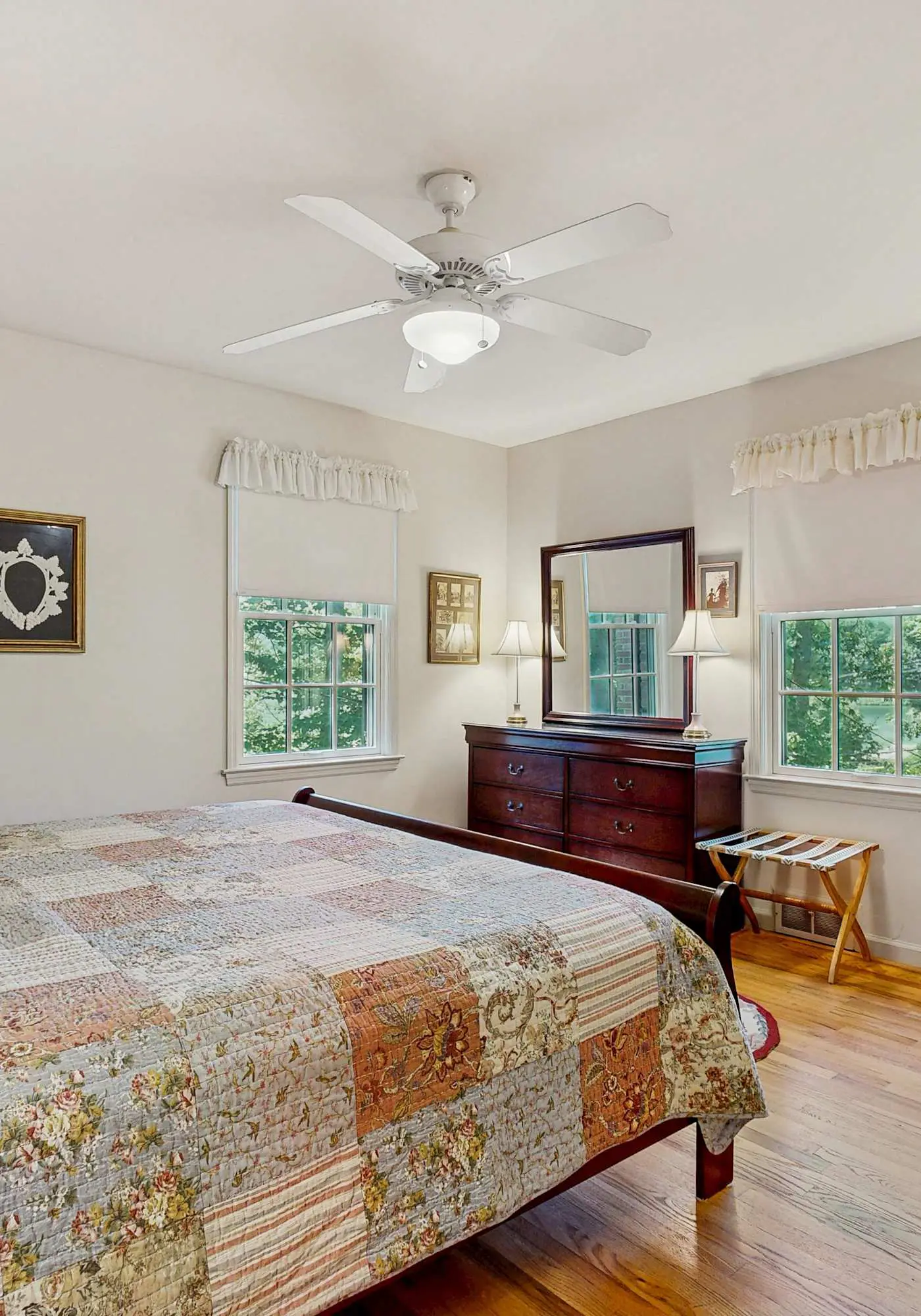 Spacious home, scenic views, screened porch, ac, shared pool and tennis courts