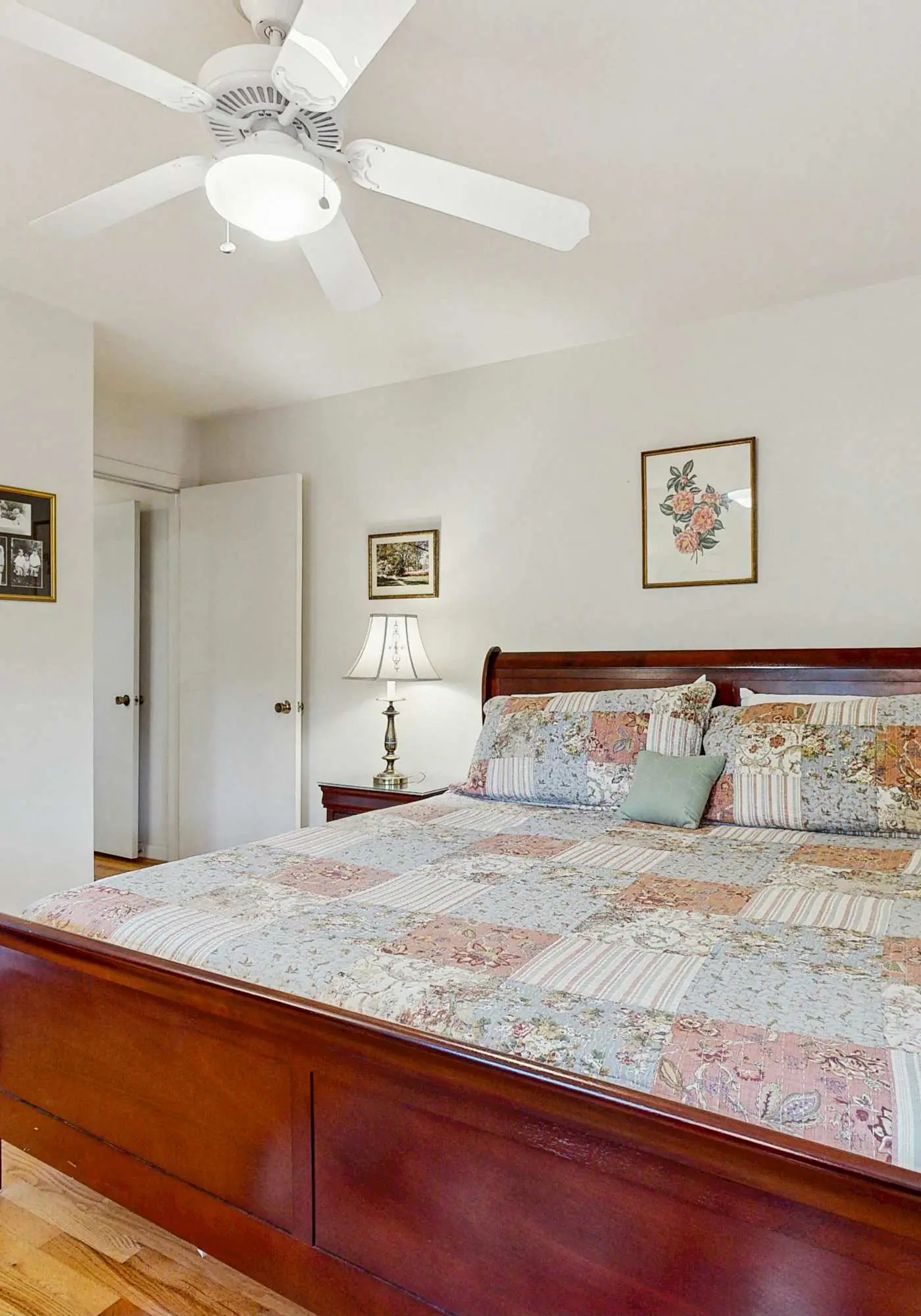 Spacious home, scenic views, screened porch, ac, shared pool and tennis courts