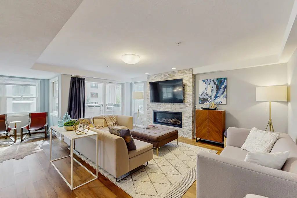Torian Plum Plaza 308