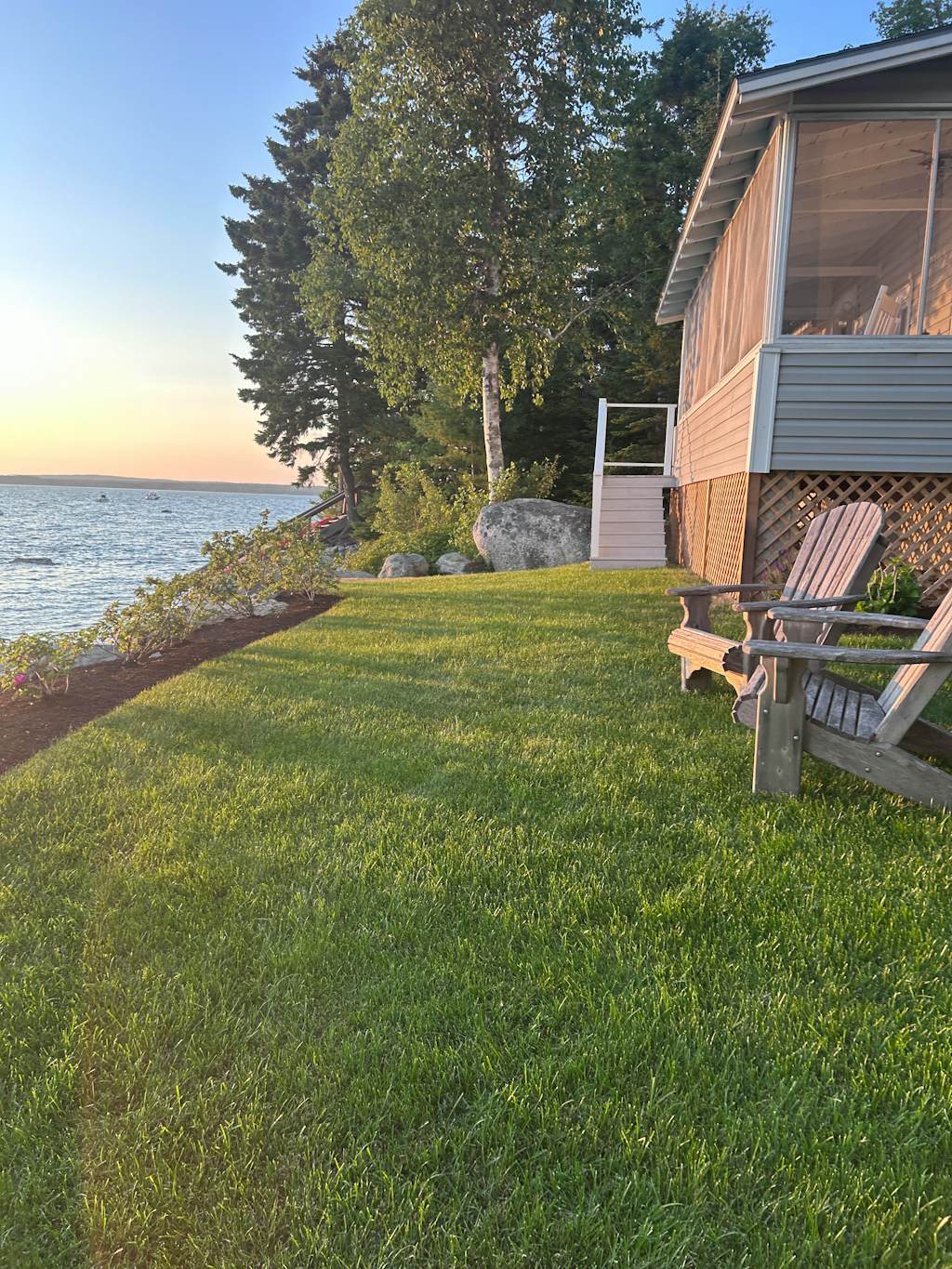 Sunset Cottage: Bayfront 3BR cottage with beach access, fire pit, WiFi, and Acadia nearby