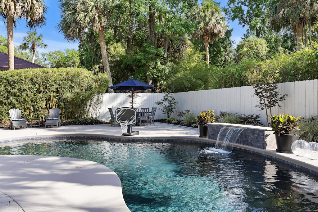 Prime Location Dream Home Outdoor Oasis & Pool