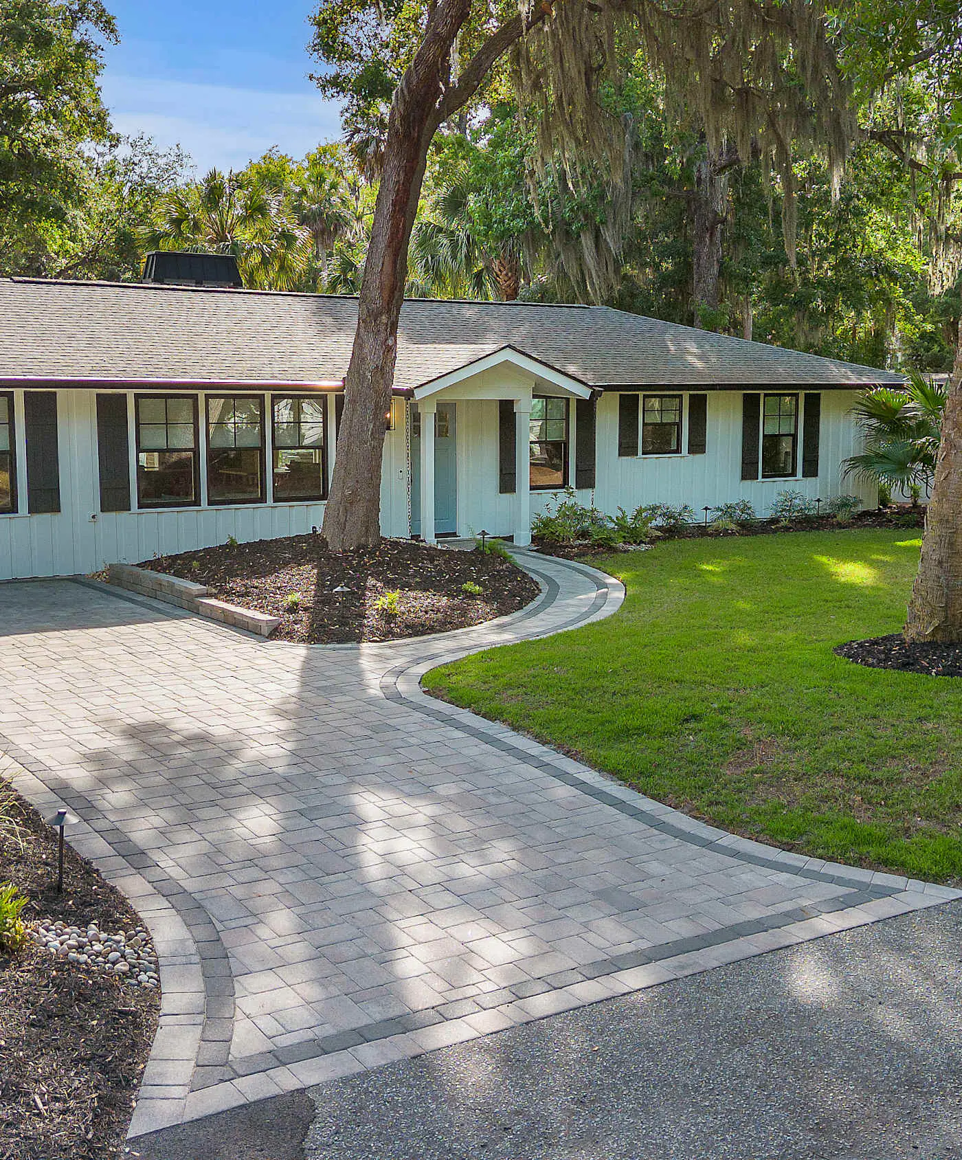 Prime Location Dream Home Outdoor Oasis & Pool