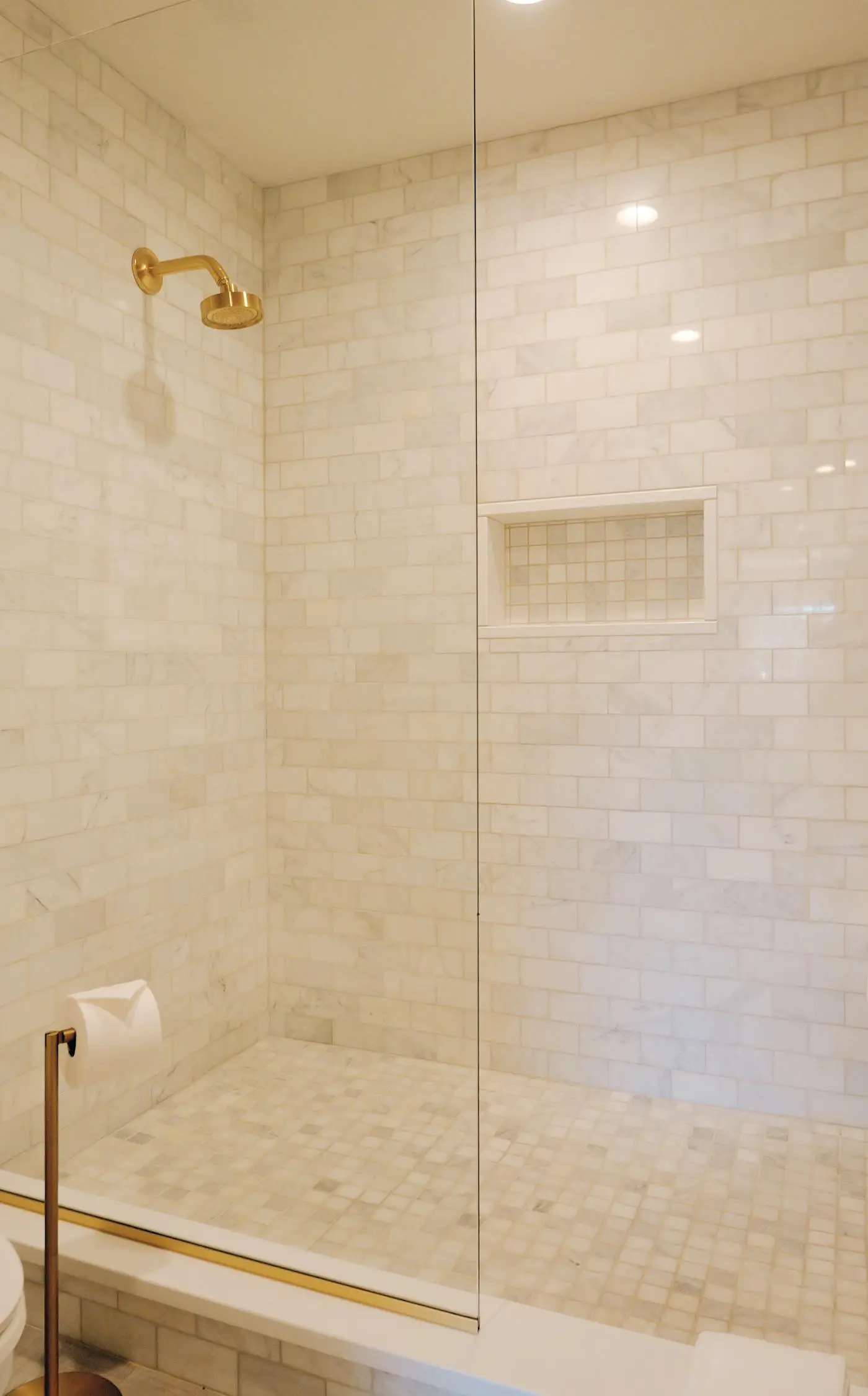 3 BR Penthouse, Lake Views, Near Gozzer