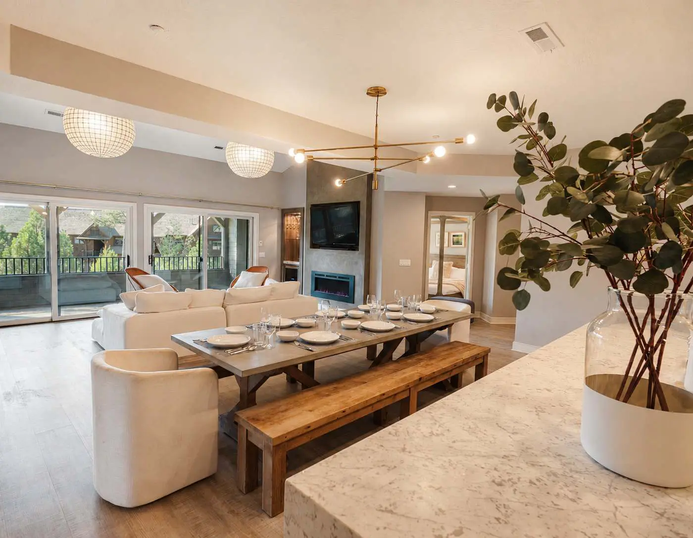 3 BR Penthouse, Lake Views, Near Gozzer