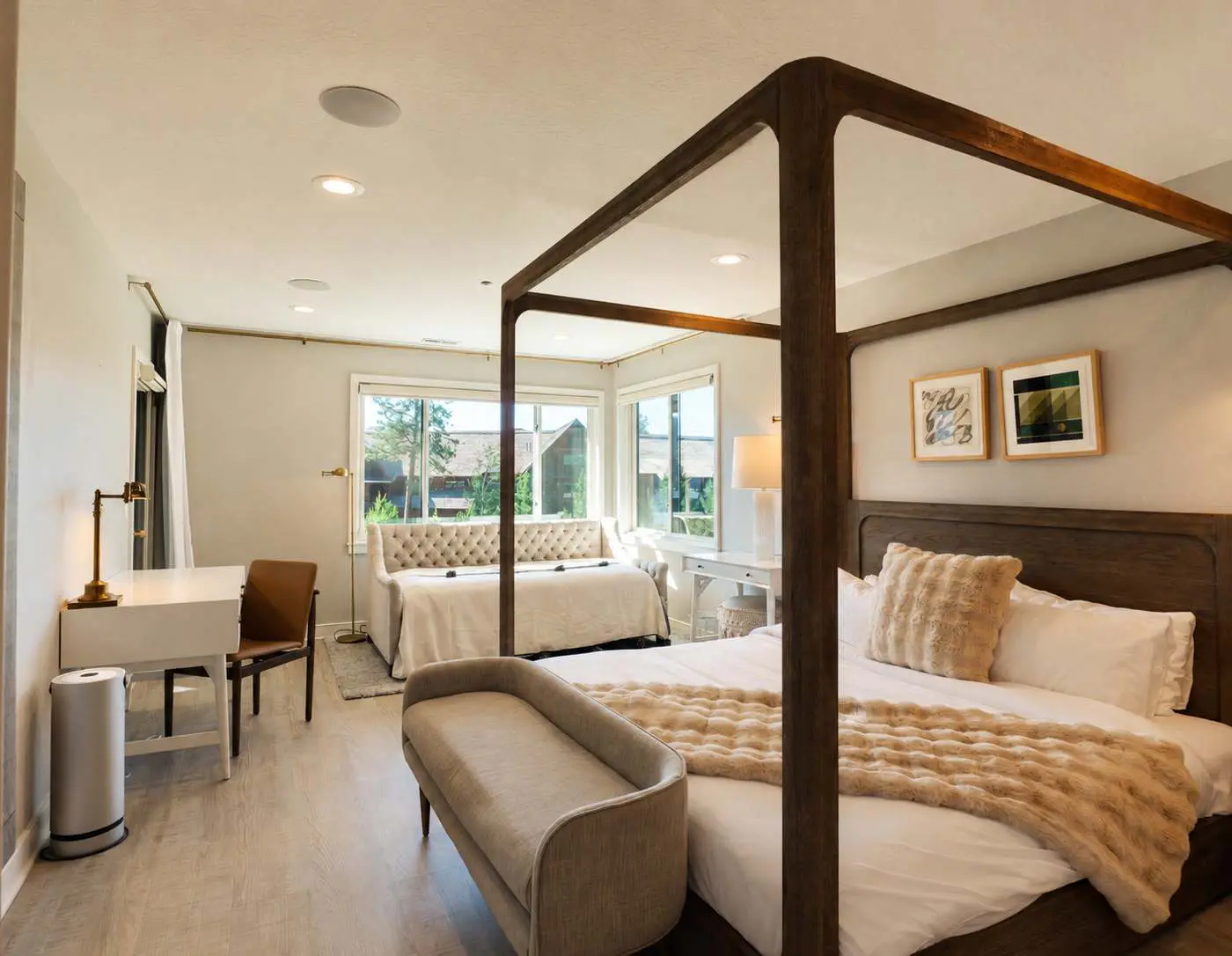 3 BR Penthouse, Lake Views, Near Gozzer