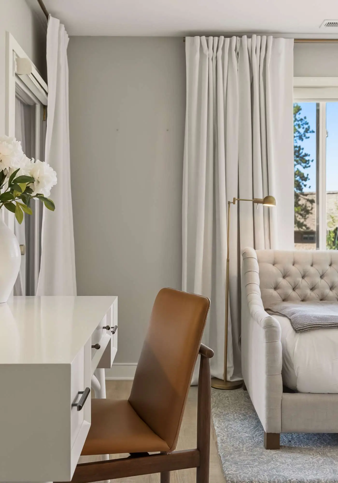 Unwind at Lake Point Penthouse near Gozzer