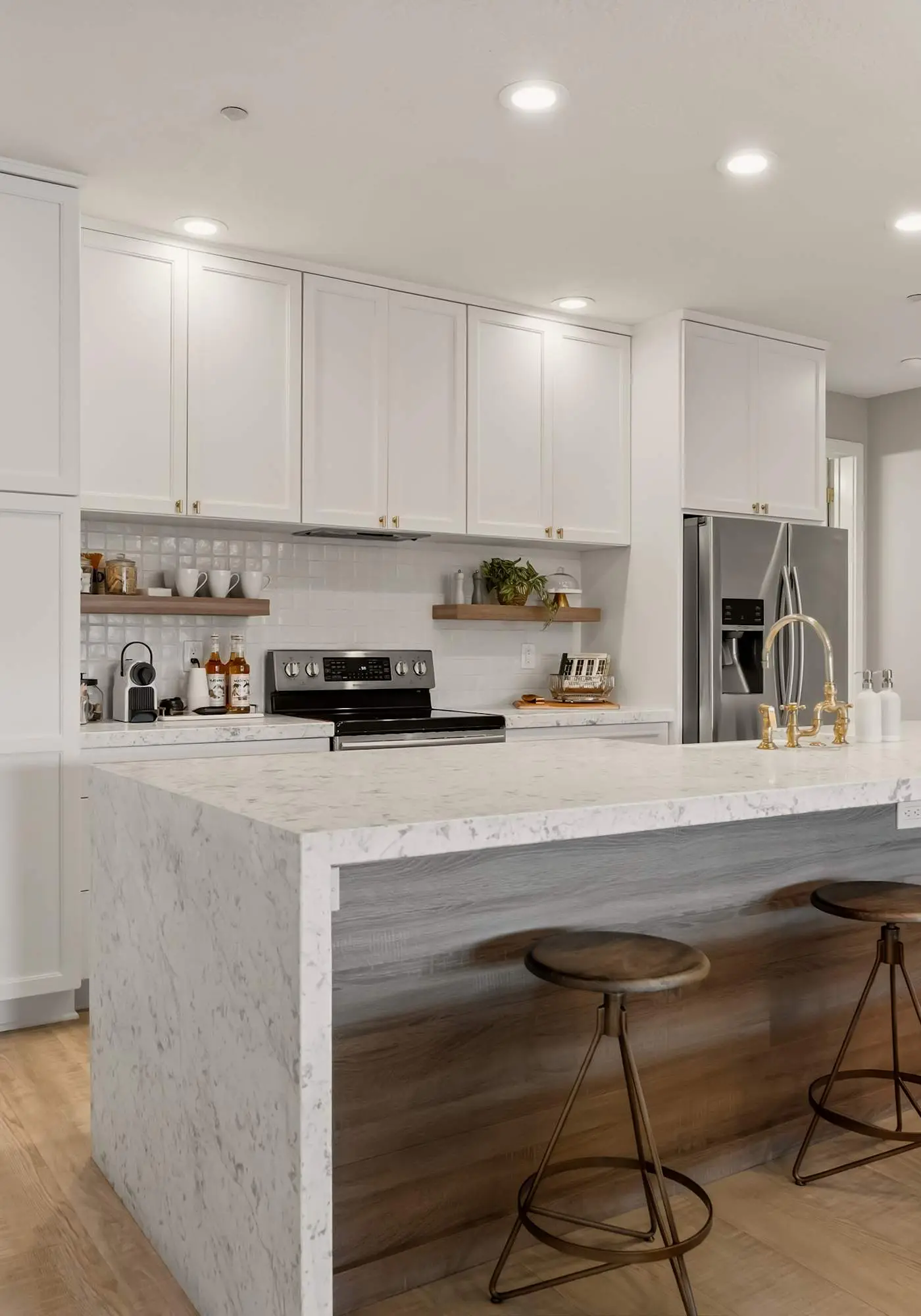 Unwind at Lake Point Penthouse near Gozzer