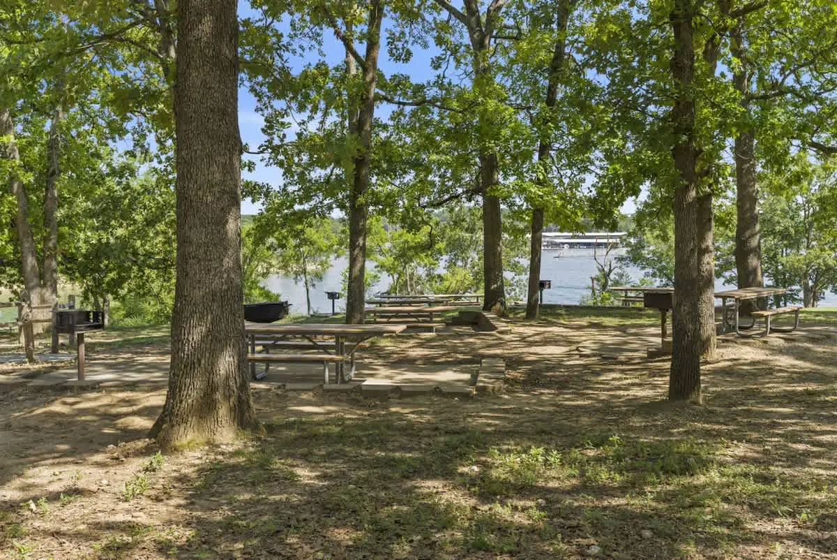  Table Rock Lakeview Lodge | Indoor Pool Sleeps 36