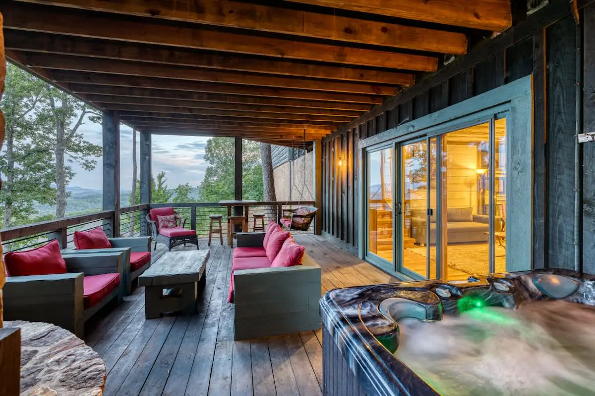  Mountain View Cabin w/ Hot Tub & Game Room