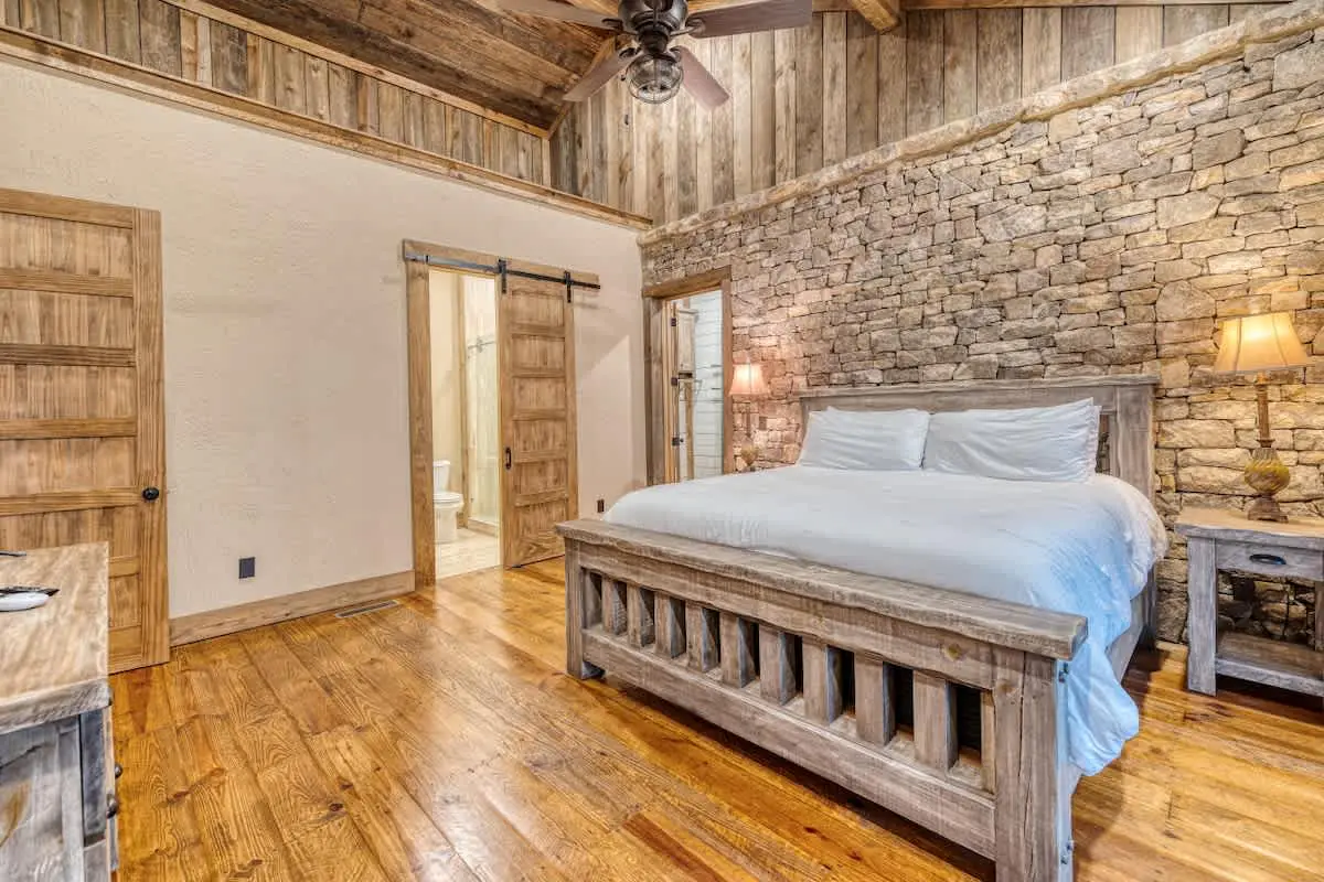  Mountain View Cabin w/ Hot Tub & Game Room