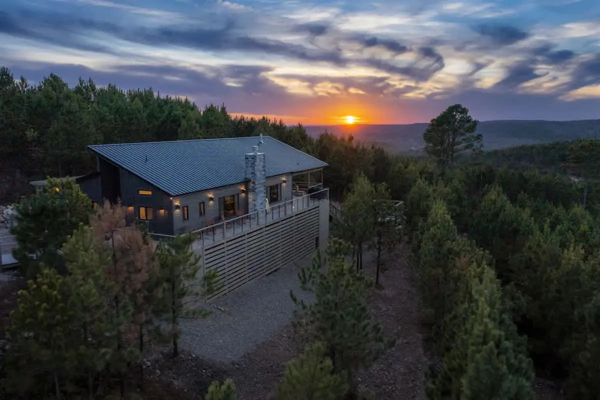 Broken Bow Cabin: Hot Tub, Fire Pit & Mountain Views