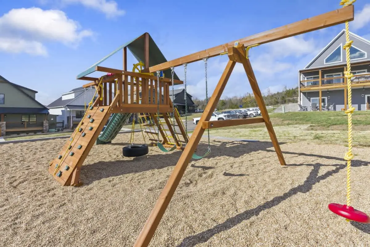 Luxury Lodge Near Lake • Hot Tub, Pools, Firepit & Games