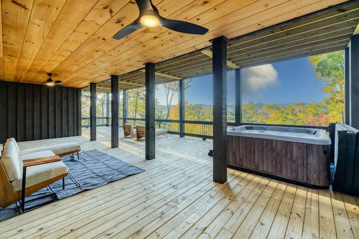 Pinnacle Place – Modern 4BR w/ Hot Tub & Views