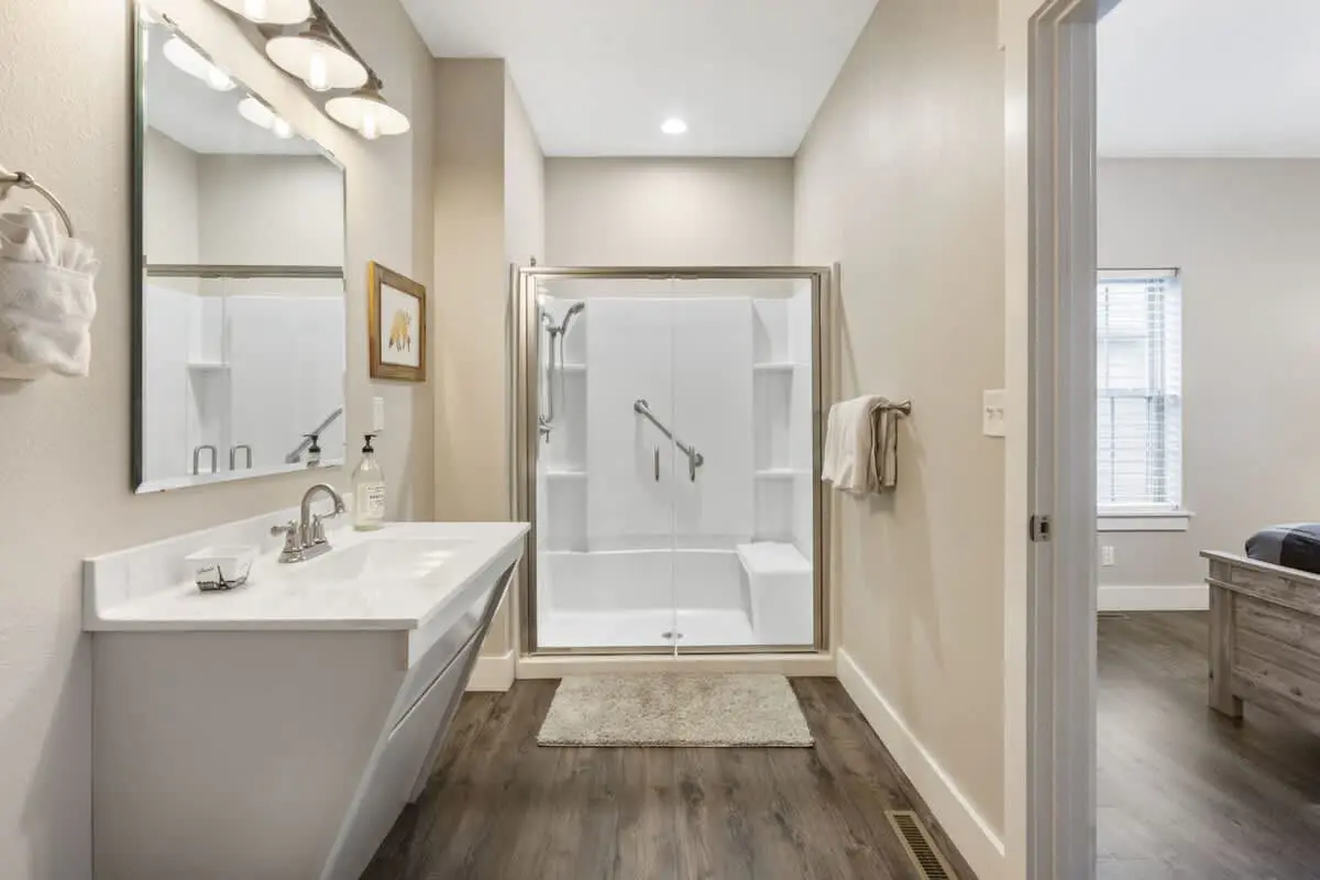 Luxury Lakeview Retreat | Indoor Pool & Hot Tub