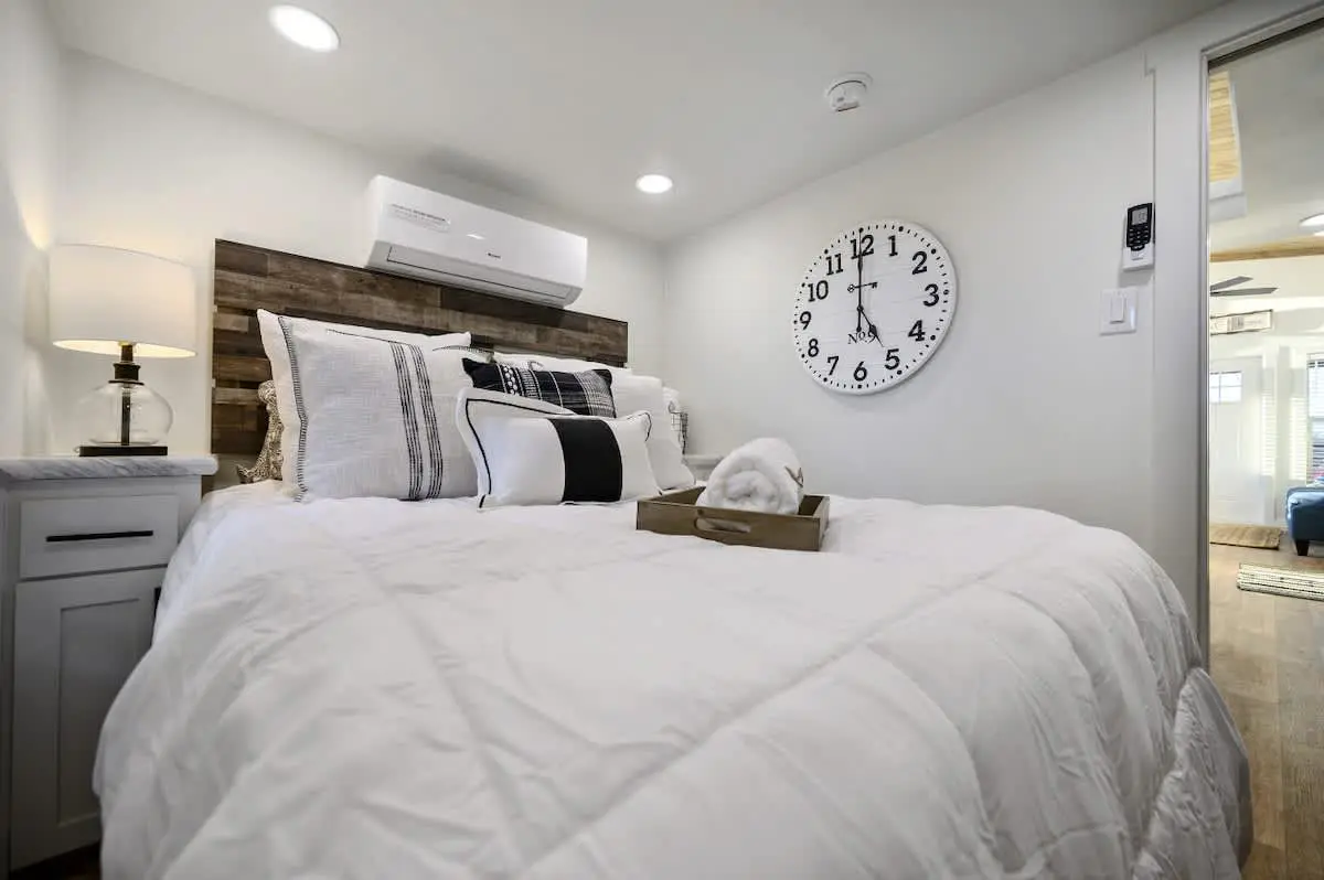 Secluded Lake View Tiny Home with Amazing Views