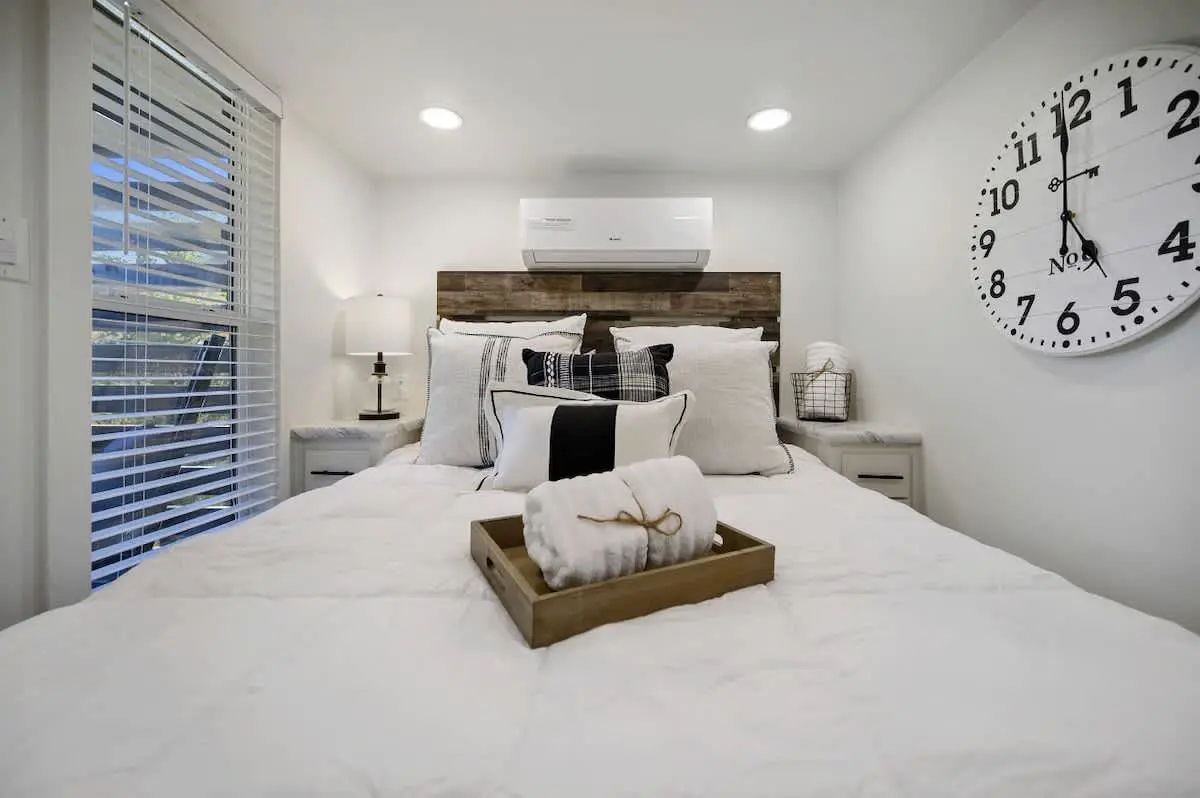 Secluded Lake View Tiny Home with Amazing Views