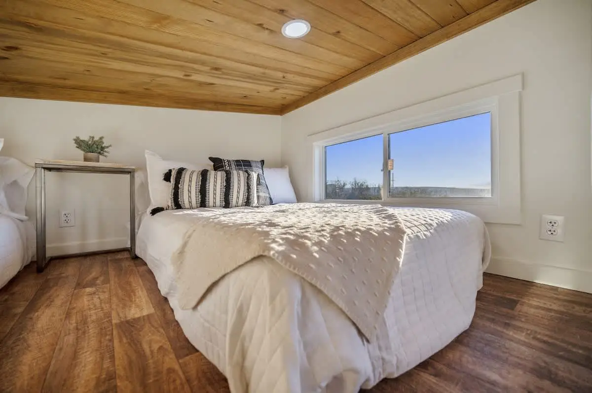 Secluded Lake View Tiny Home with Amazing Views