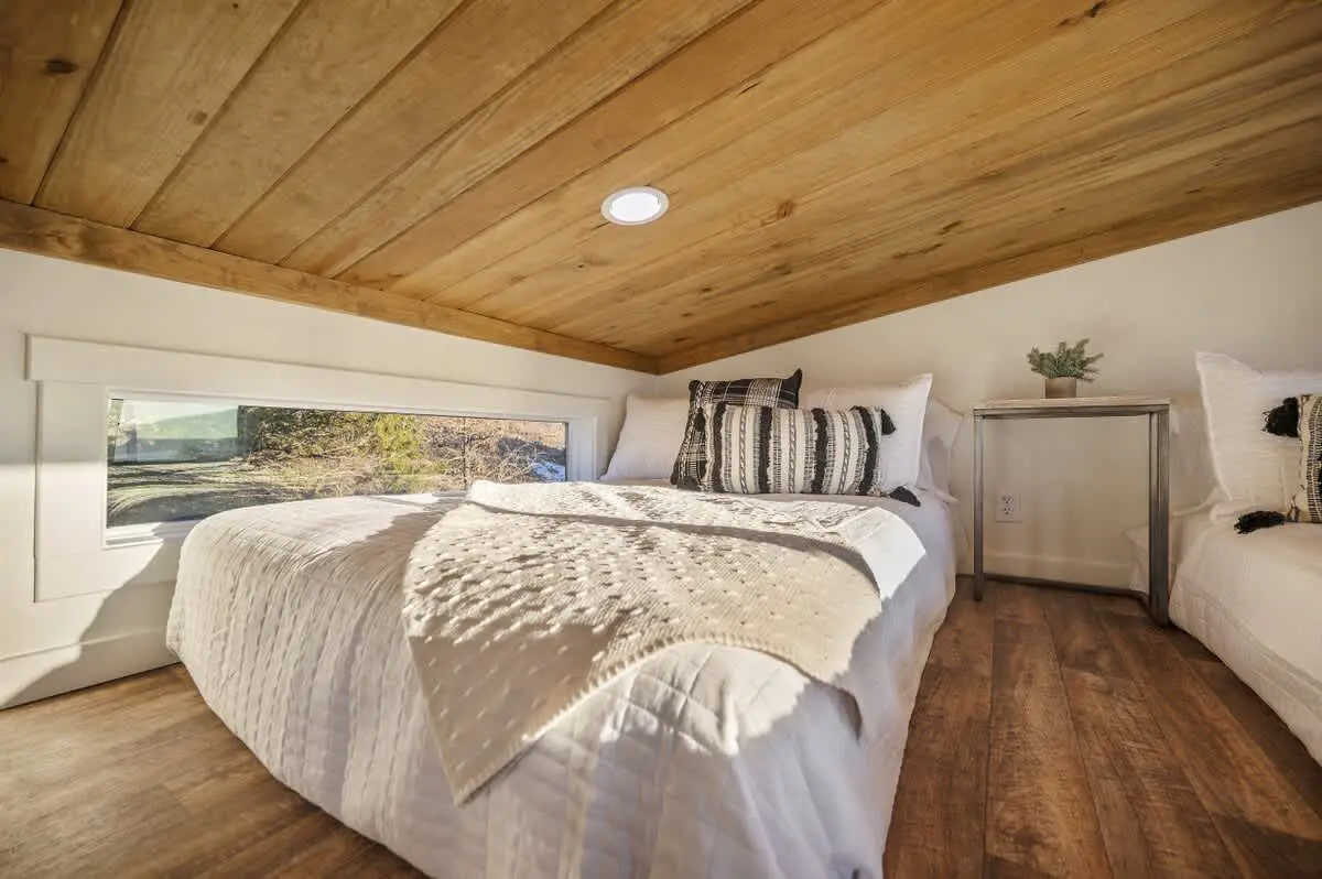 Secluded Lake View Tiny Home with Amazing Views