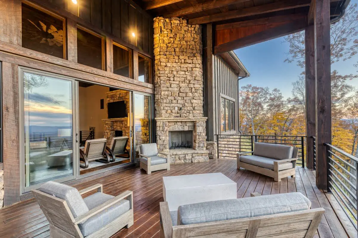 4 Bedroom Mountain Cabin w/ Hot Tub & Pool Table