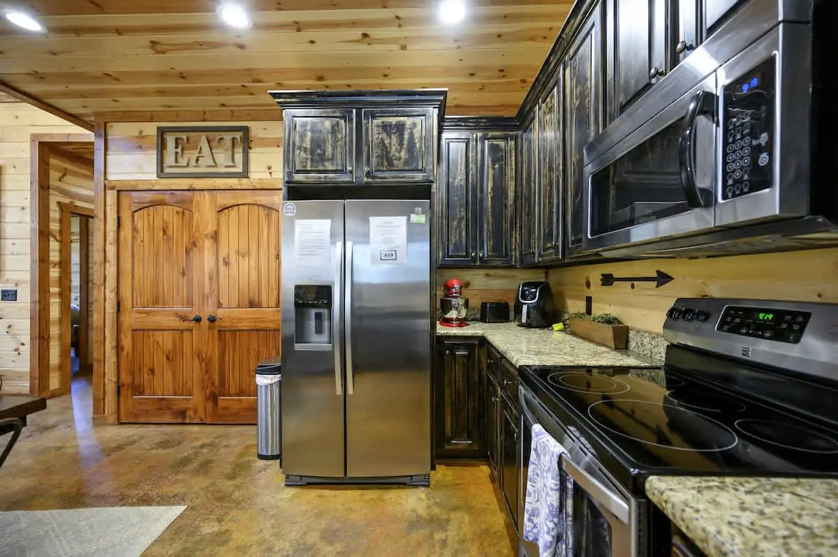 Luxury Rustic Cabin • Hot Tub & Spa • Fire Pit